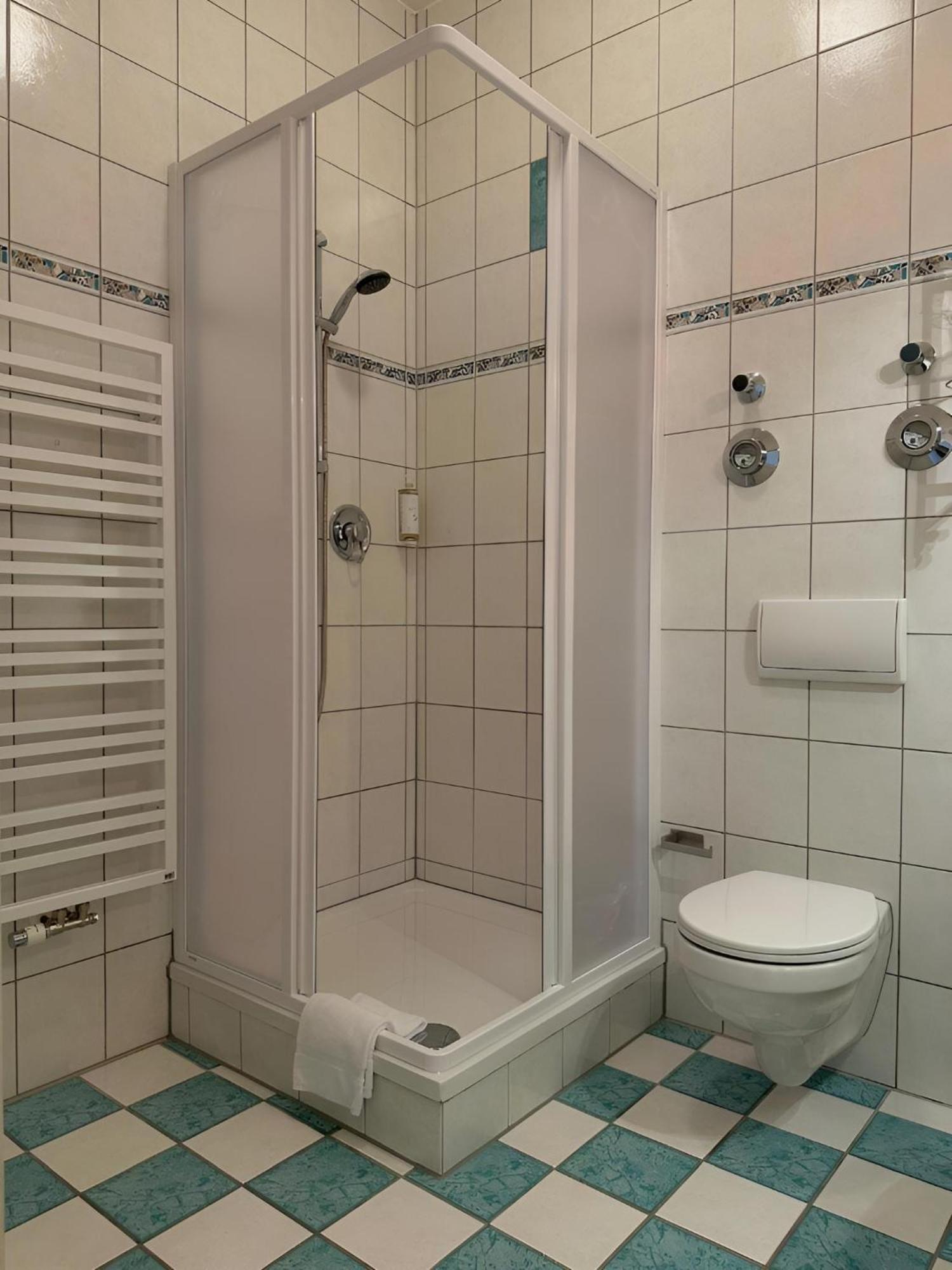 Raha Apartments - Modernes Studio-Apartment - Hbf - Gratis Parkplatz Эрфурт Экстерьер фото
